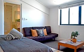 Central Modern Studio Apartment, Hermanus Waterfront