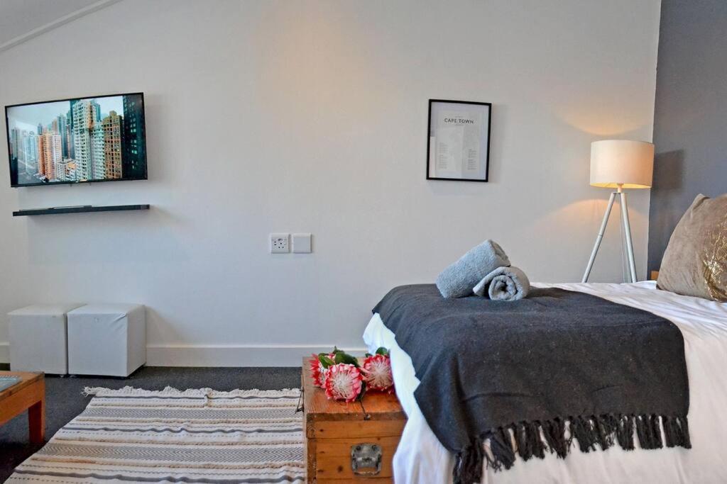 Central Modern Studio Apartment, Hermanus Waterfront Exterior photo